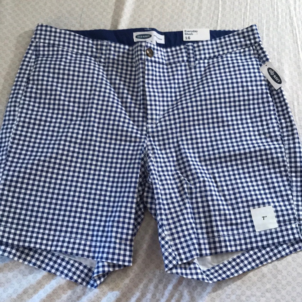 Old Navy mid rise twill Everyday short